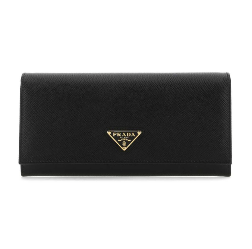 Prada cartera con placa del logo